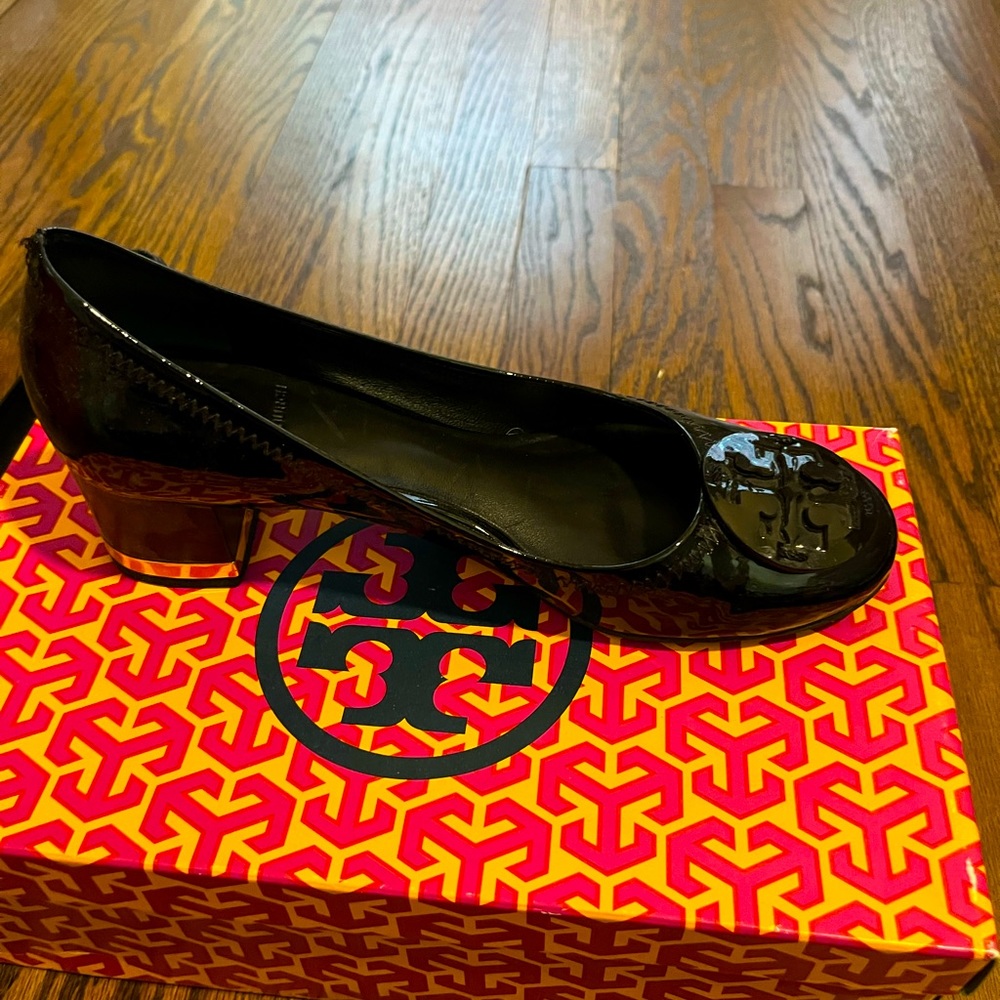 Tory Burch pump